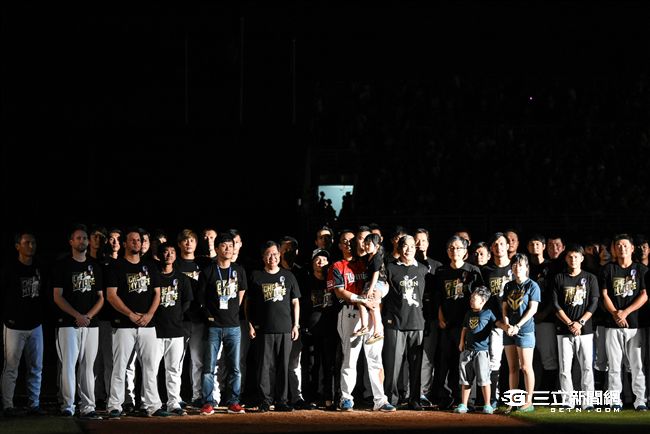 陳金鋒引退　圖／記者林敬旻攝