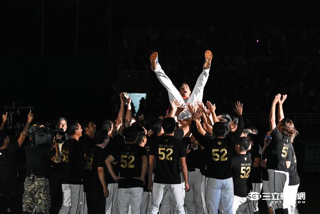 陳金鋒引退　圖／記者林敬旻攝