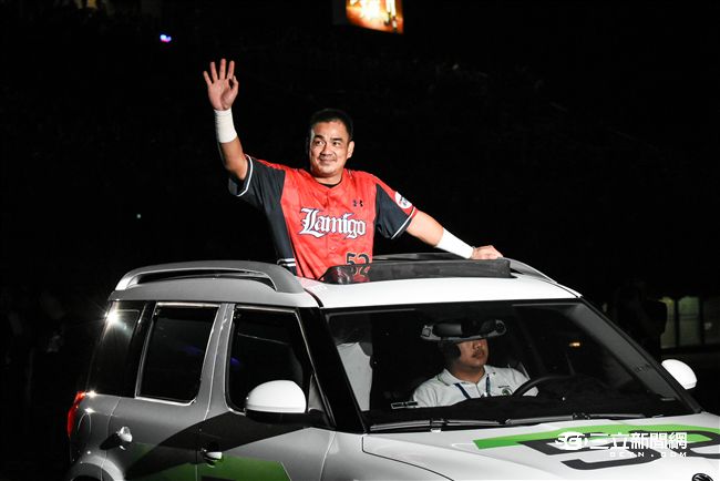 陳金鋒引退　圖／記者林敬旻攝