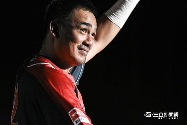 陳金鋒引退　圖／記者林敬旻攝