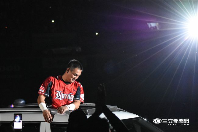 陳金鋒引退　圖／記者林敬旻攝