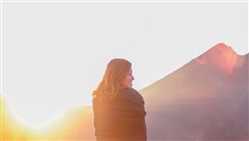 笑,遠望,旅行,女人,單身（圖／Pixabay）