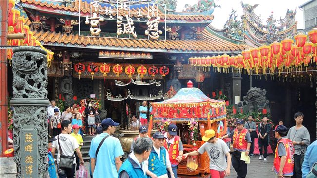 台北名廟神像開光　竟唸成神主牌經文