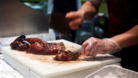 -烤鴨-鴨肉-攤販-▲圖／攝影者JOHNNY LAI, flickr CC License-https://www.flickr.com/photos/johnnylcy/12318451744/