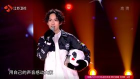 蒙面歌王,舞孃,成全,歌手,熊貓人,陶晶瑩,林宥嘉,蒙面唱將猜猜猜(https://www.youtube.com/watch?v=tTSEcimM4Mk)