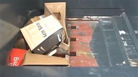 廢紙打包機 圖／翻攝自UniRecycling Environmental,YouTube
https://www.youtube.com/watch?v=wO6ACTK5qKk