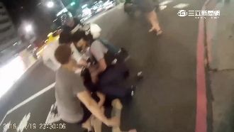 藏毒瞎扯是面膜！露餡想逃反壓瘦女警