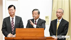 金管會主委丁克華,財政部長許虞哲,兆豐銀行董事長張兆順 圖／記者林敬旻攝