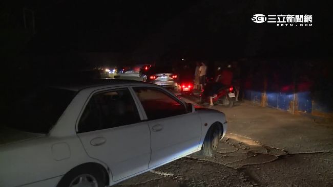 漁港稀有寶盡出　民眾為抓寶竟闖危堤