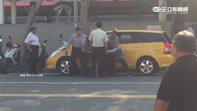 扯！解銬毒犯爆衝　雄檢外劫車拚逃亡