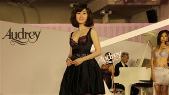 李維維休養氣色好　鄰居：要嫁了嗎？