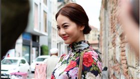 喬喬,曾之喬,時尚週,米蘭,時尚秀,復古,洋裝,穿搭,打扮(https://www.instagram.com/p/BKnV1aPh6hw/?taken-by=nytimesfashion&hl=zh-tw)