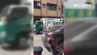 不滿車子擋路　翁飆罵撂人圍毆宅配員