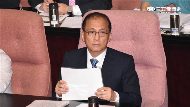 旅客因政治不來　林全：代表風險很大