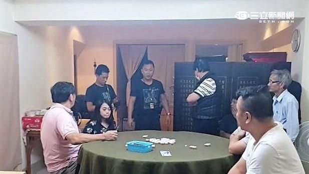 監視器無人照看　警方攻入賭客全傻眼
