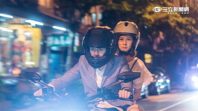 張軒睿騎重機　安心亞：光看背影都帥