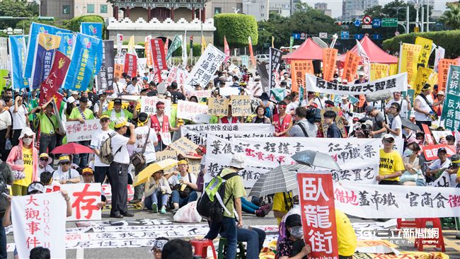 反迫遷團體上凱道　要求落實聽證制度