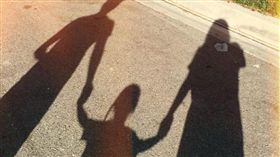 王力宏,懷孕,王靚蕾,陪產,鼓勵,夫妻,王嘉莉,全家福
(王靚蕾微博)