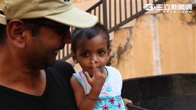 印度德里小孩、煙燻妝。（圖／記者簡佑庭攝影）