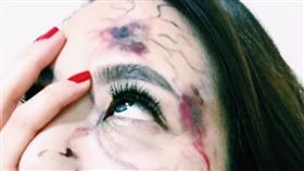 周一不要憂鬱好嗎？正妹奪冠畫屍速列車妝搭捷運…