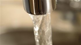 自來水,水龍頭_shutterstock