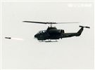 AH-1W超級眼鏡蛇攻擊直升機，發射小牛反裝甲飛彈。（記者邱榮吉/攝影）