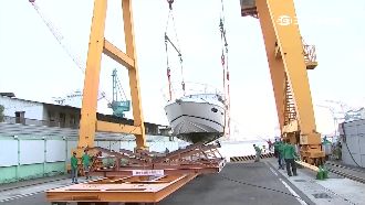 高雄港趕工防颱　就怕傷到豪華遊艇
