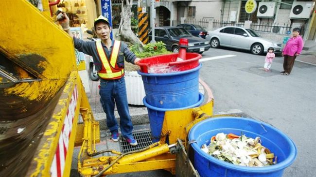 颱風梅姬遠離　台北市晚間收垃圾
