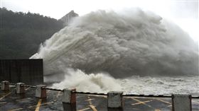 颱風梅姬來襲 石門水庫調節性放水／中央社