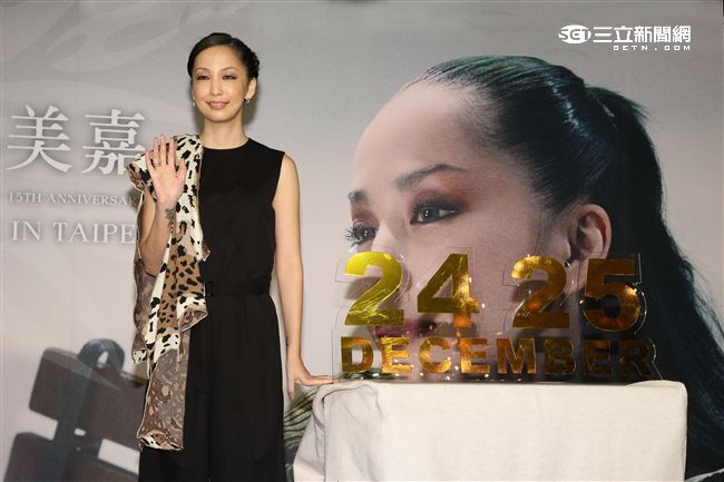 中島美嘉冒著颱風天來台宣布演唱會日期。（記者邱榮吉/攝影）
