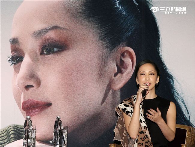 中島美嘉冒著颱風天來台宣布演唱會日期。（記者邱榮吉/攝影）