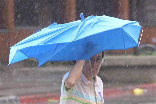 氣象局發豪雨特報　雨幾乎都下在宜蘭