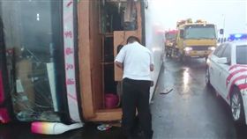 遊覽車,翻車,日客 圖/翻攝畫面