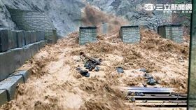 新北市烏來山區災情慘重，南勢溪溪水暴漲且新烏路道路中斷（翻攝畫面）