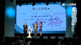 服務型機器人上崗　白領就業有危機？