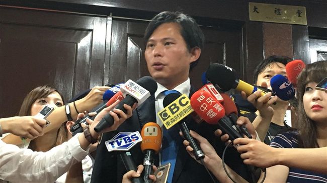 黃國昌：金管會應擴大兆豐案追查範圍