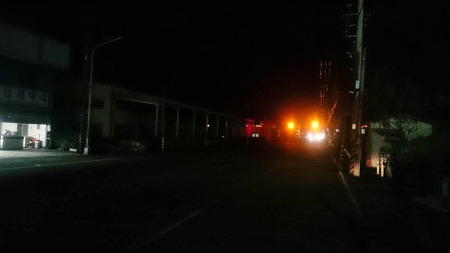 台中無電難生活　洪慈庸爭取人力搶修