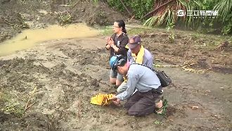 機具搶救燕巢3失蹤　二哥爬進屋尋親