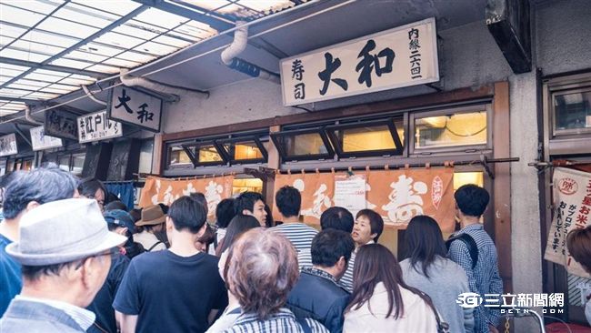 大陸遊客就地便溺　東京築地衛生堪慮