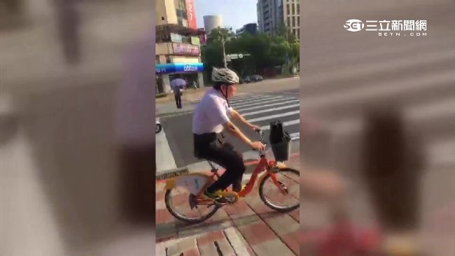 捕獲野生柯P！民眾直播市長騎車上班
