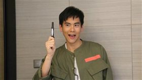 彭于晏,PPAP（圖／翻攝自彭于晏工作室微博）
http://www.weibo.com/5861549990/Eawo8CO0r?type=comment#_rnd1475222700085