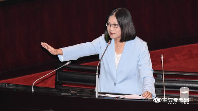 驚！大客車車身檢驗　合格率竟百分百