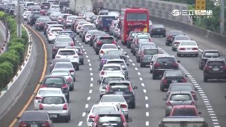 國慶返鄉車潮　國道夜間免收費