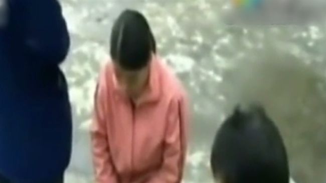 女愛繼父還多次墮胎　跪下求母成全