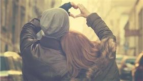 情侶。（圖／翻攝自網路）

http://setmoney.blob.core.windows.net/newsimages/2016/07/05/578563-XXL.jpg