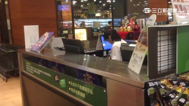 誤拿紙袋？逛百貨「戰利品」被人提走