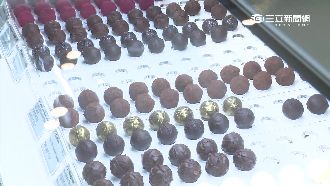 拿銅板買甜點　店家斥「會刮傷玻璃」