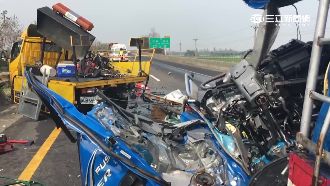 貨車失速追撞工程車　駕駛慘夾車內亡