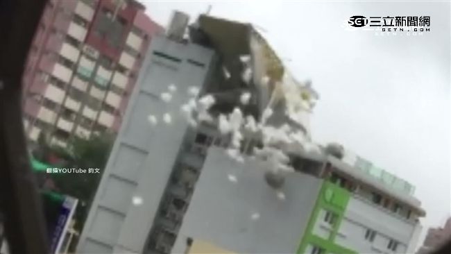 梅姬掀商旅屋頂　上百寶特瓶如散花