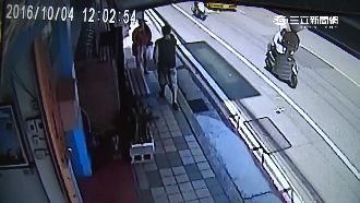 懷疑嬸嬸偷媽媽內衣　男子持長刀追趕